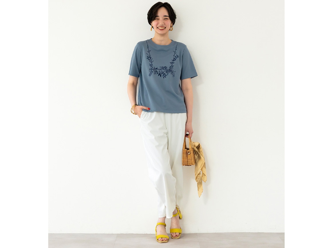 【先行】リーフ柄刺しゅうゆったりTシャツ 【先行】リーフ柄刺しゅうゆったりTシャツ