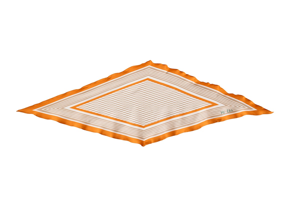 ずっと着けたままにできるコンパクトシルクスカーフ ずっと着けたままにできるコンパクトシルクスカーフ