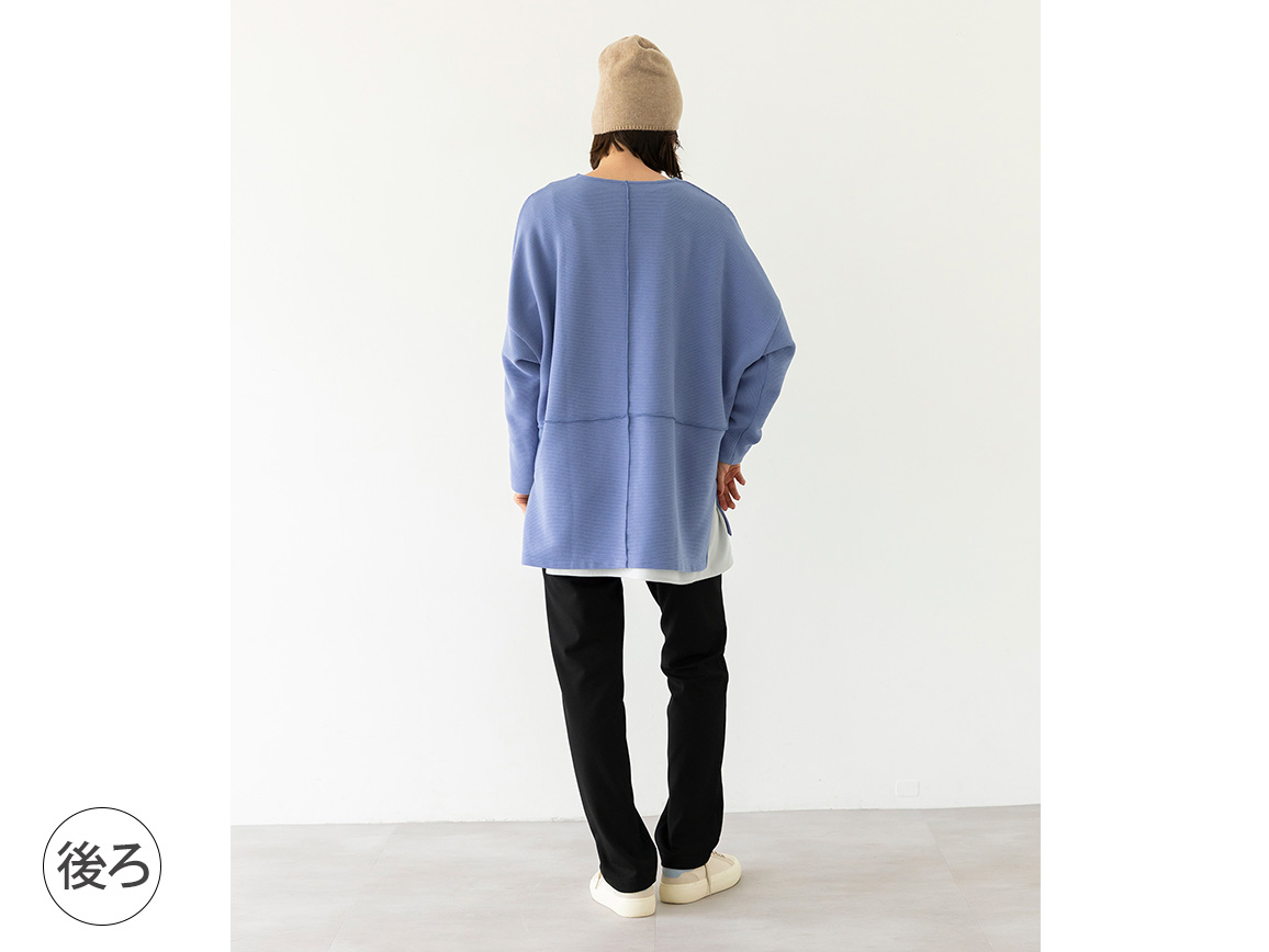 リップルトレーナー×ジョーゼット調インナーアンサンブル リップルトレーナー×ジョーゼット調インナーアンサンブル