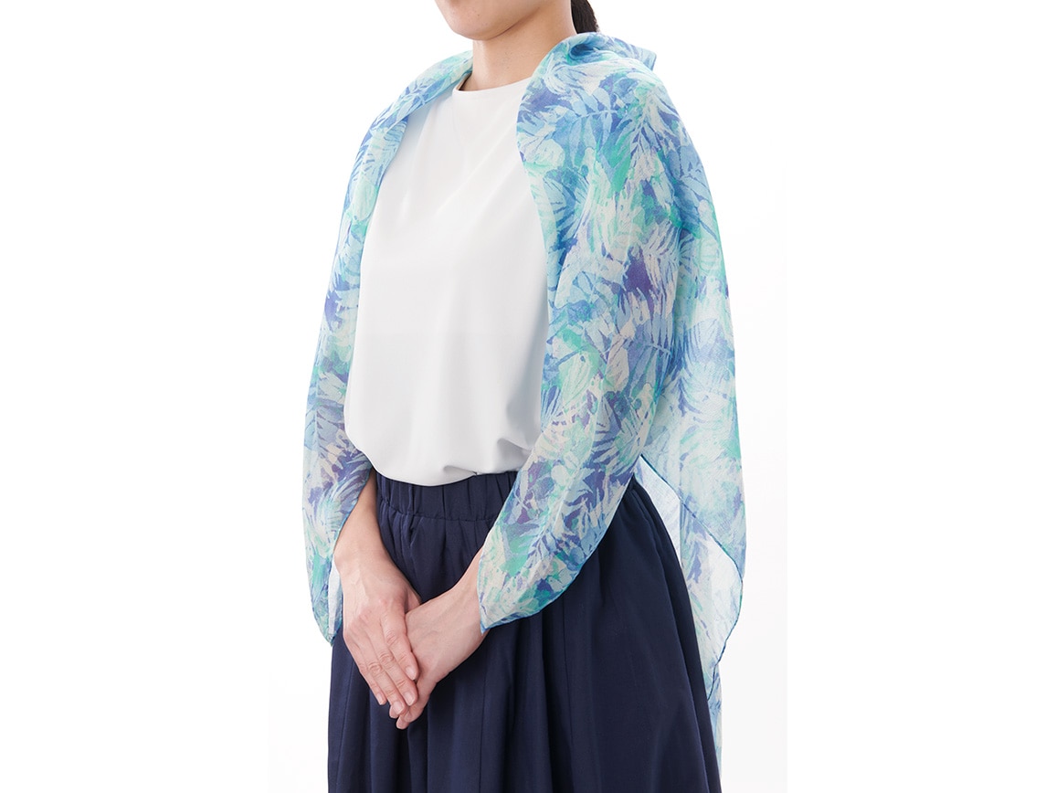 腕を隠せるストール 腕を隠せるストール