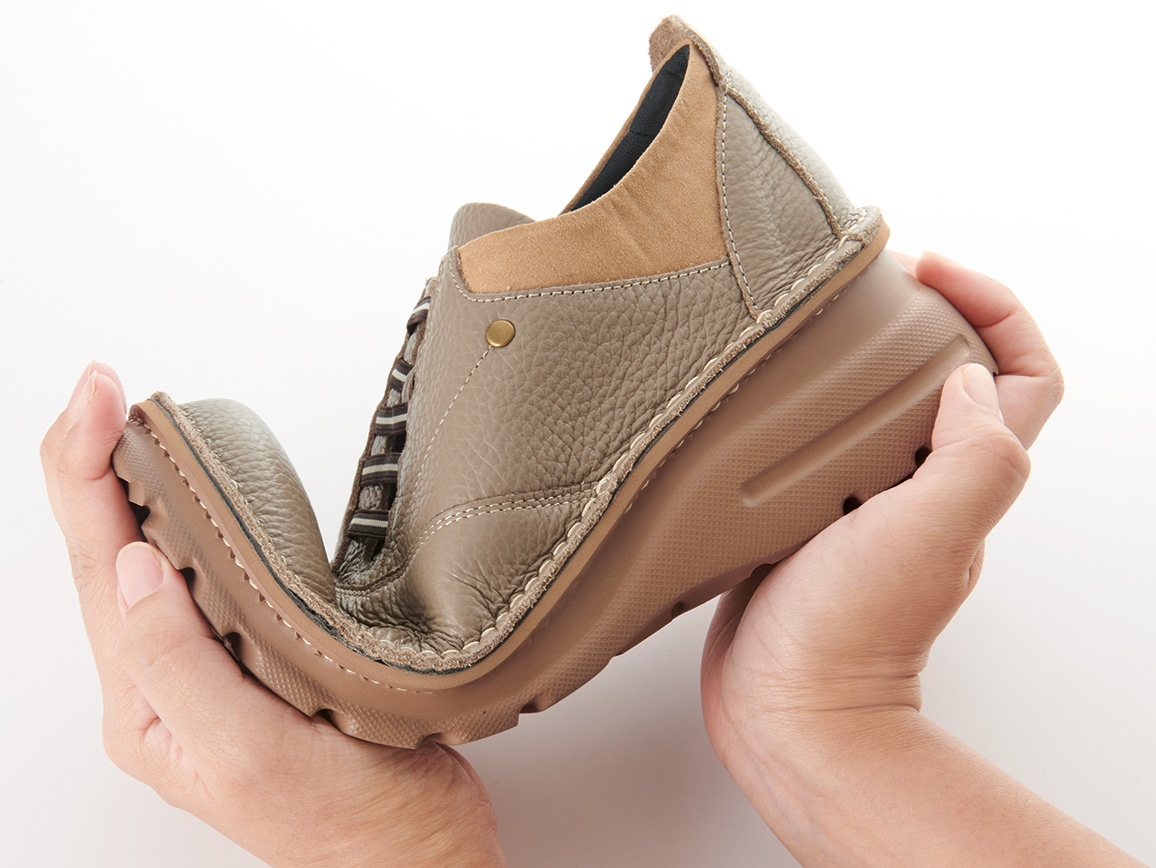 Dola・イタリアンレザー軽やかスニーカー Dola・イタリアンレザー軽やかスニーカー