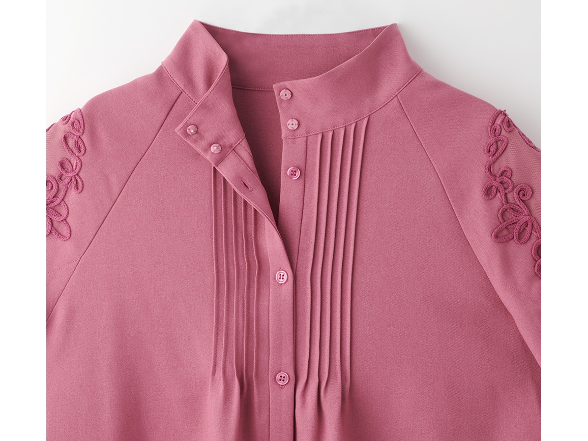 コード刺しゅうデザインブラウス コード刺しゅうデザインブラウス