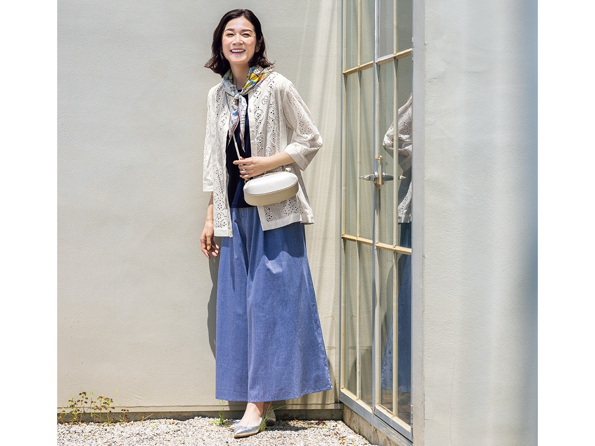 アイレットレース刺しゅうブラウス アイレットレース刺しゅうブラウス