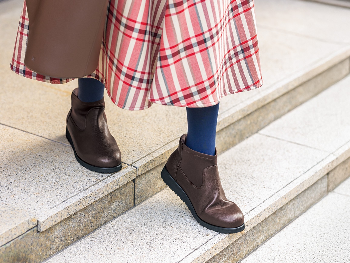 ハルメク たったままはけるストレッチハイカットシューズ ハルメク たったままはけるストレッチハイカットシューズ