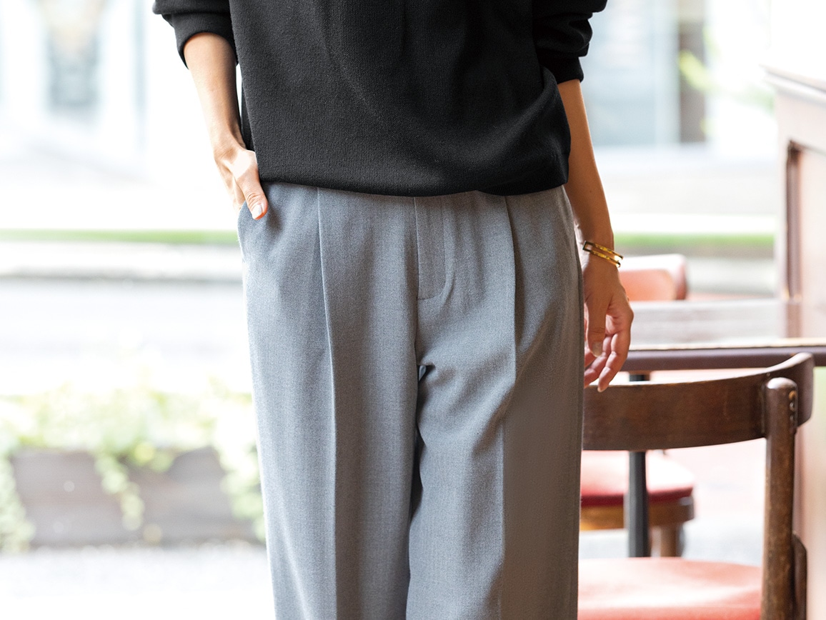 きれい見えタックデザインセミワイドパンツ きれい見えタックデザインセミワイドパンツ