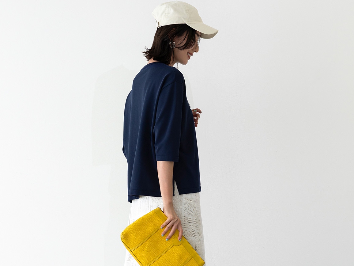 ひじが隠れるクルーネックニット ひじが隠れるクルーネックニット