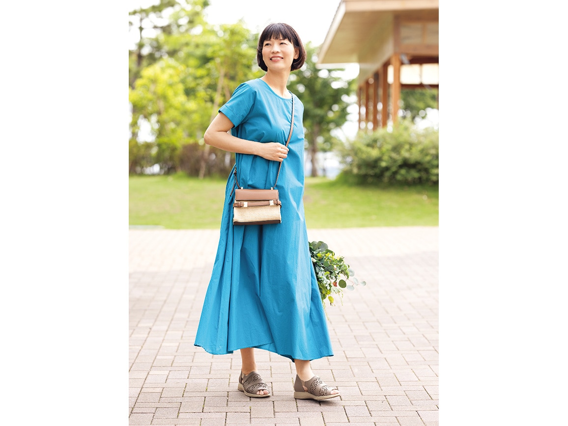 高井さんの牛革5E花柄パンチングサンダル 高井さんの牛革5E花柄パンチングサンダル(02_M 61_ブルー