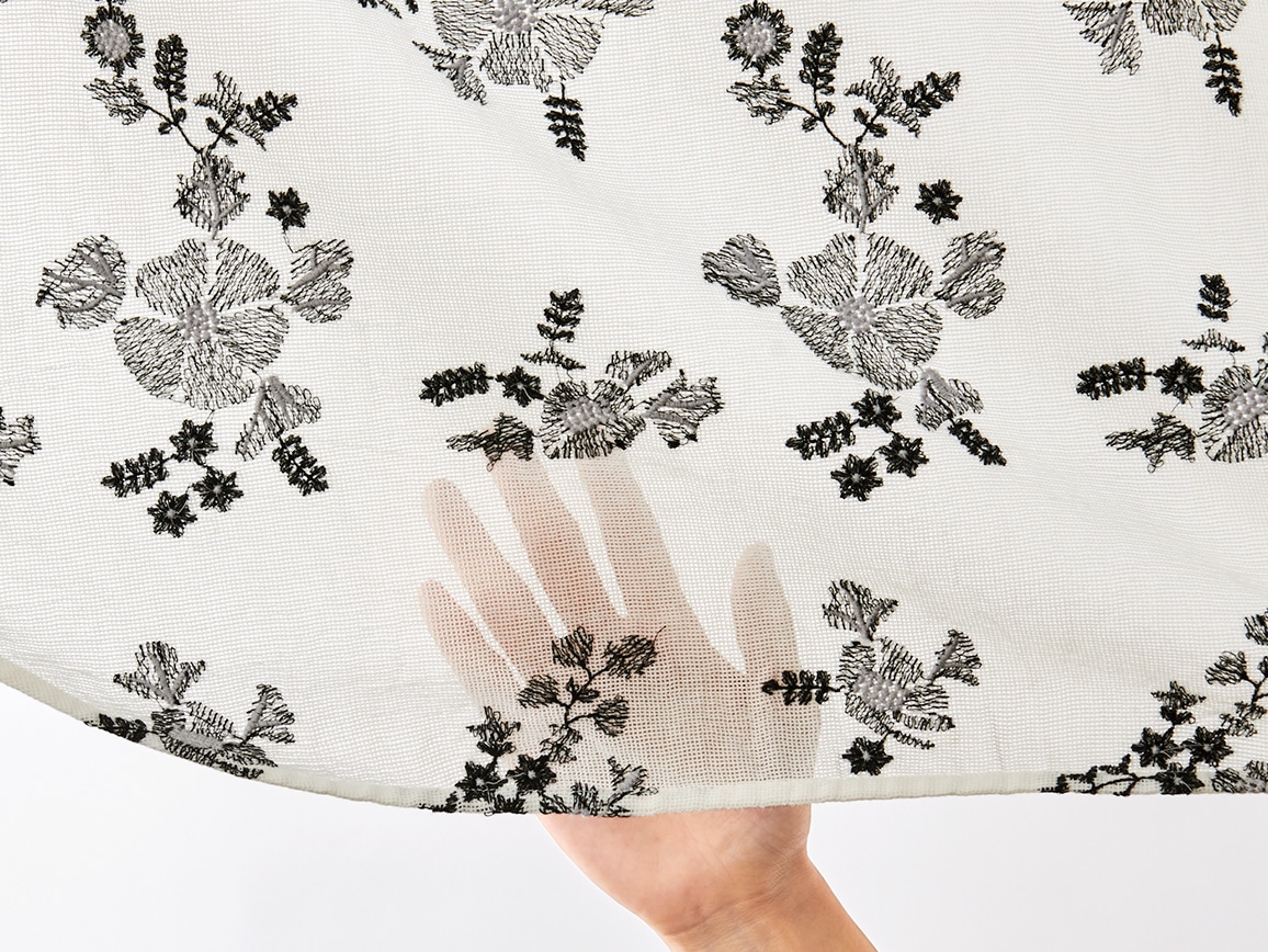 メッシュ刺しゅうゆったりブラウス メッシュ刺しゅうゆったりブラウス