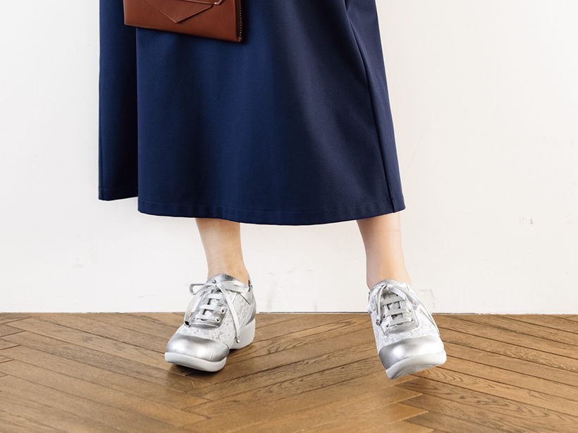 �~�X�L���E�R�E�S�d���[�X�X�j�[�J�[