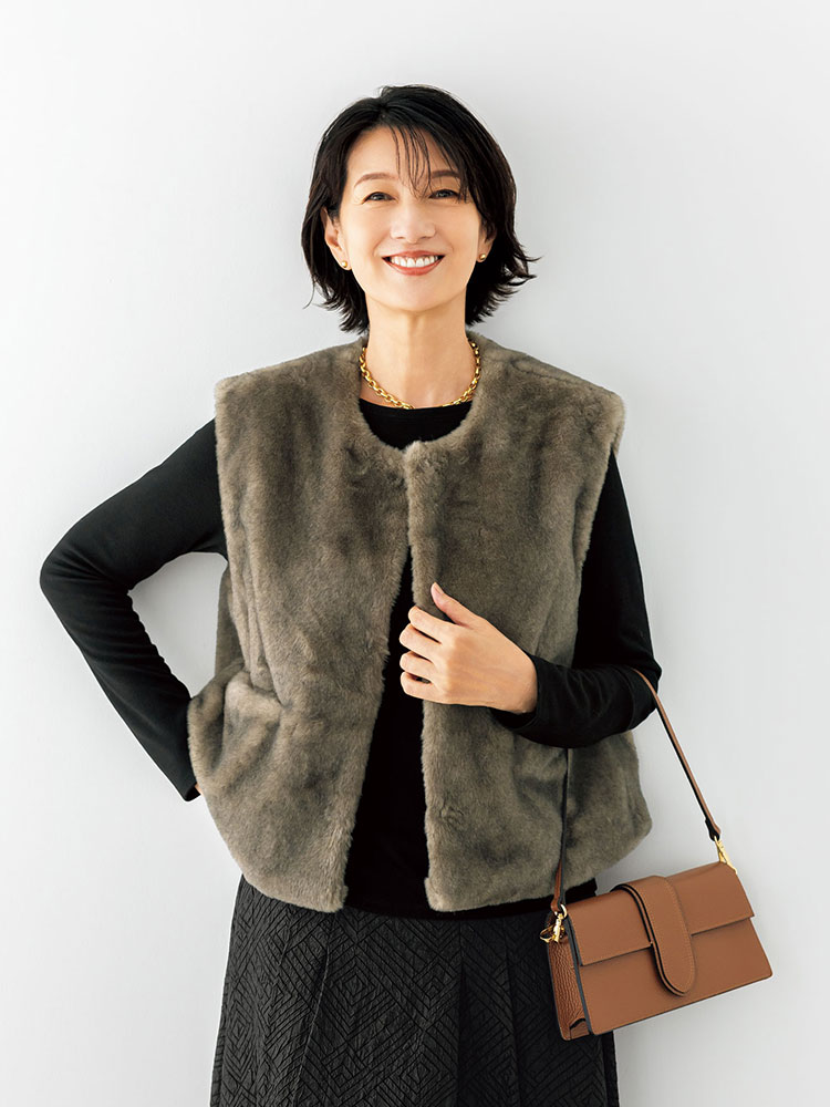 重ね着しても、もたつかず上品。