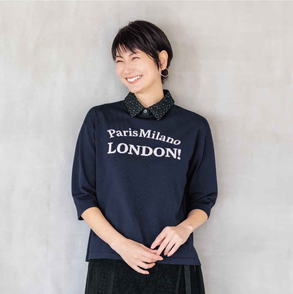 ひじが隠れるクルーネックニット